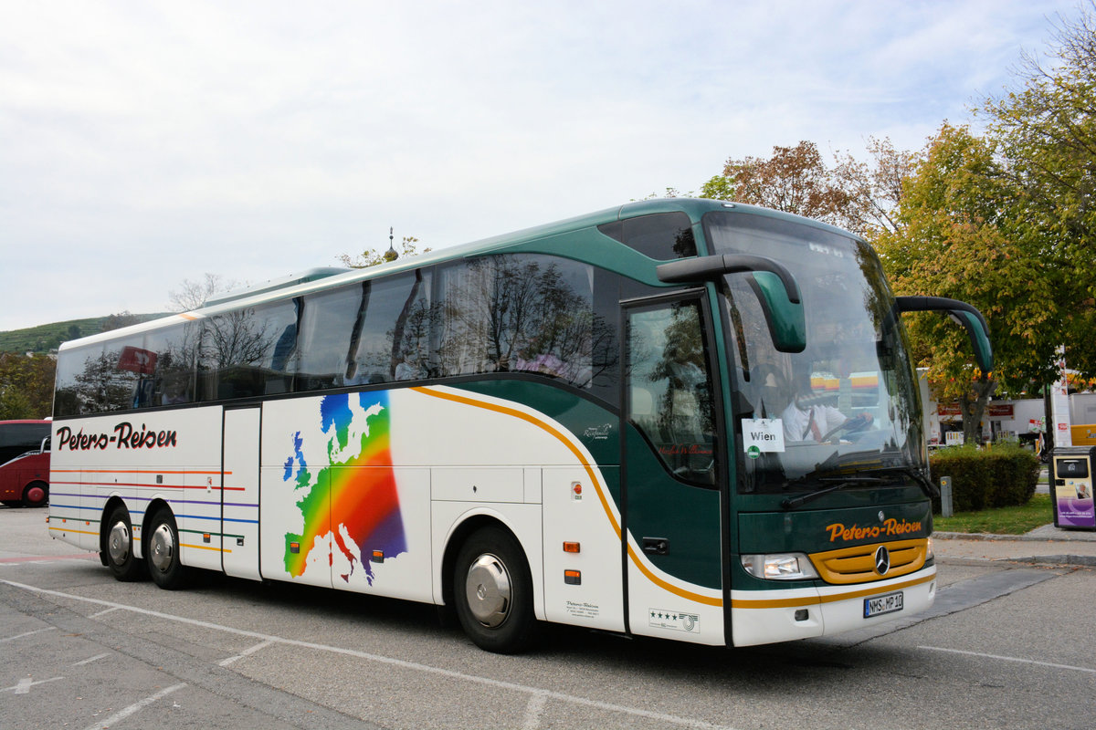 Mercedes Tourismo von Peters Reisen aus der bRD in Krems gesehen.