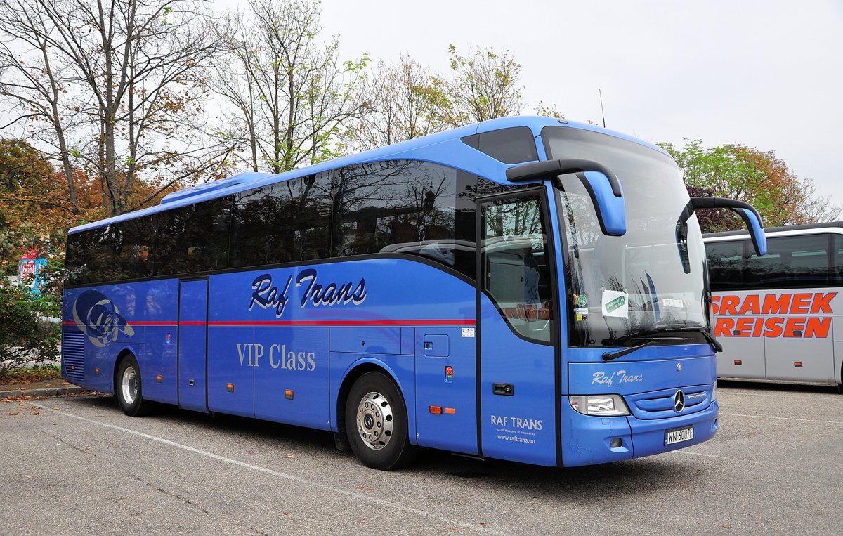 Mercedes Tourismo von Raf Trans aus PL in Krems gesehen.