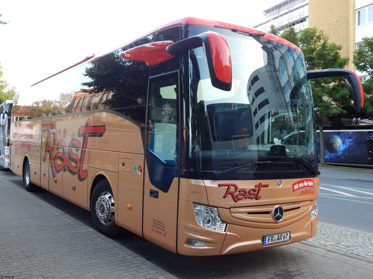 Mercedes Tourismo von Rast aus Deutschland in Neubrandenburg.