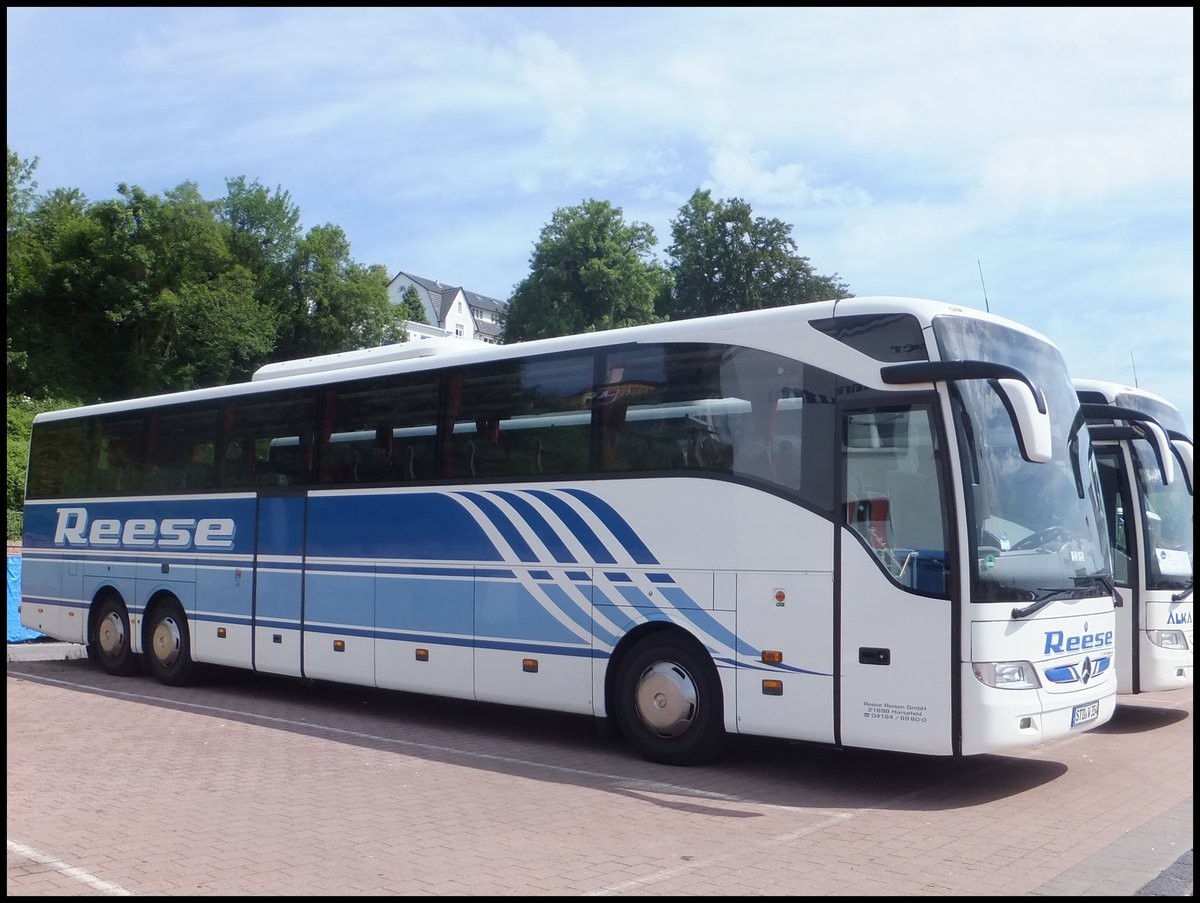 Mercedes Tourismo von Reese Reisen aus Deutschland im Stadthafen Sassnitz.