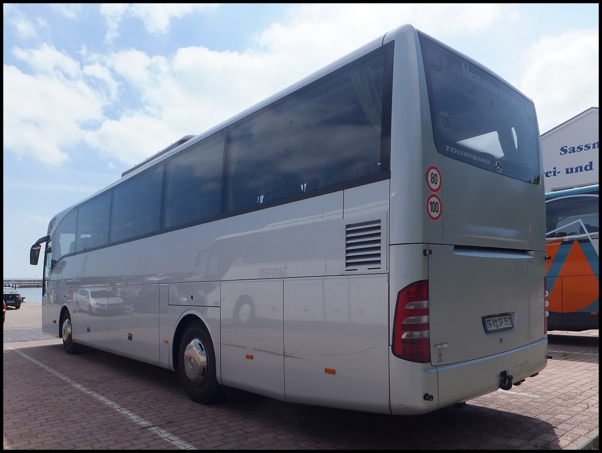 Mercedes Tourismo von Reisedienst Springhorn aus Deutschland im Stadthafen Sassnitz. 