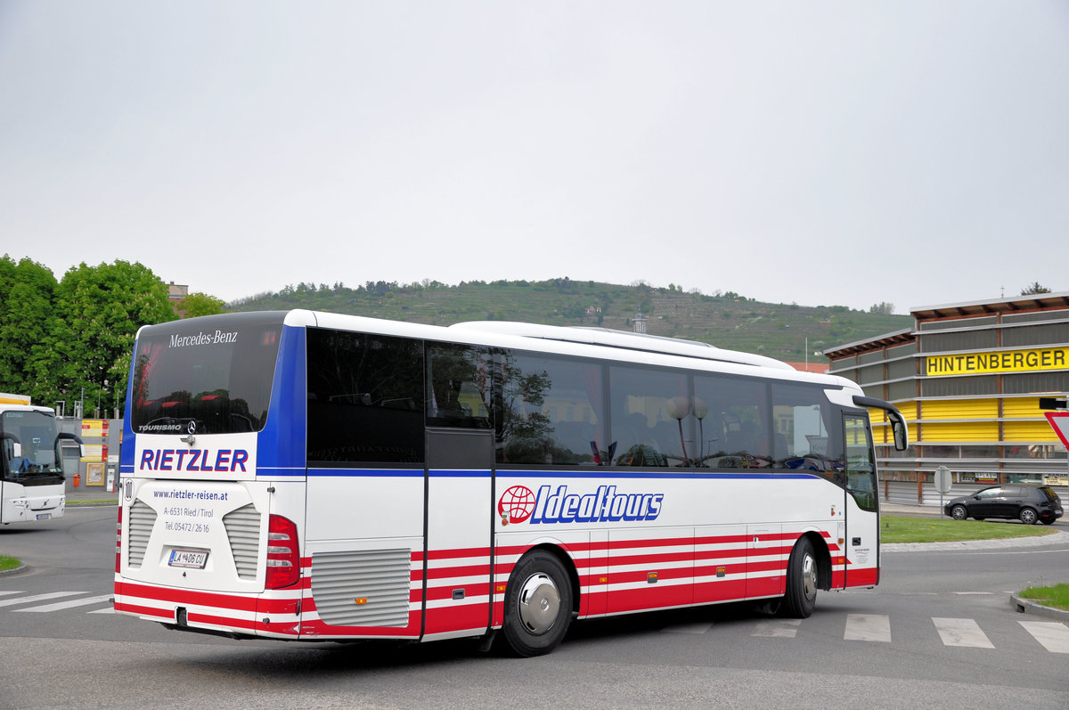 Mercedes Tourismo von Rietzler Reisen aus �sterreich in Krems gesehen.