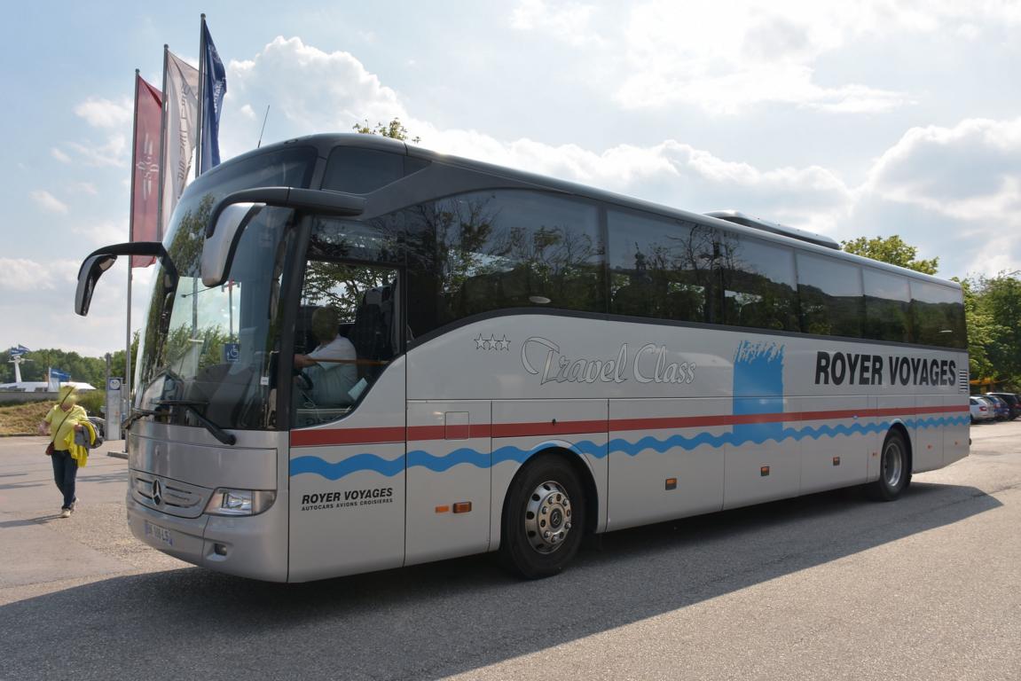 Mercedes Tourismo von Roya Voyages Reisen aus Frankreich 05/2018 in Krems.