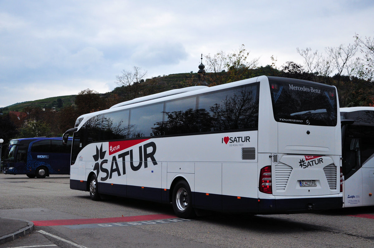 Mercedes Tourismo von Satur Reisen aus der SK in Krems.