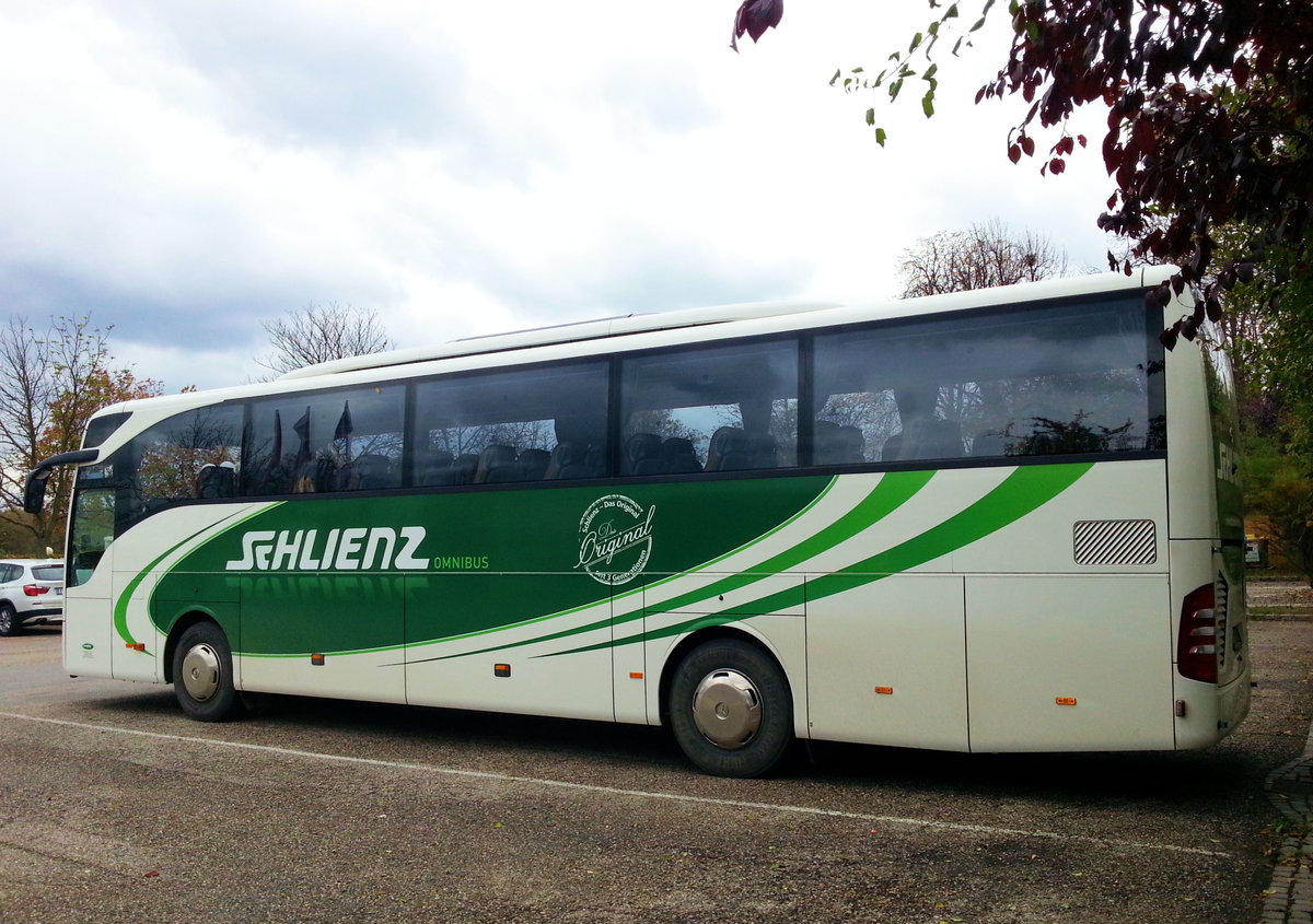 Mercedes Tourismo von Schlienz Reisen aus der BRD in Krems.