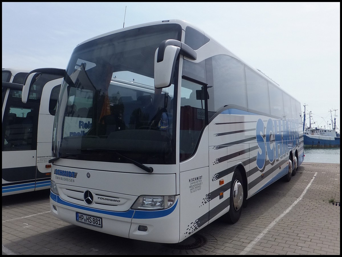 Mercedes Tourismo von Schmidt aus Deutschland im Stadthafen Sassnitz.