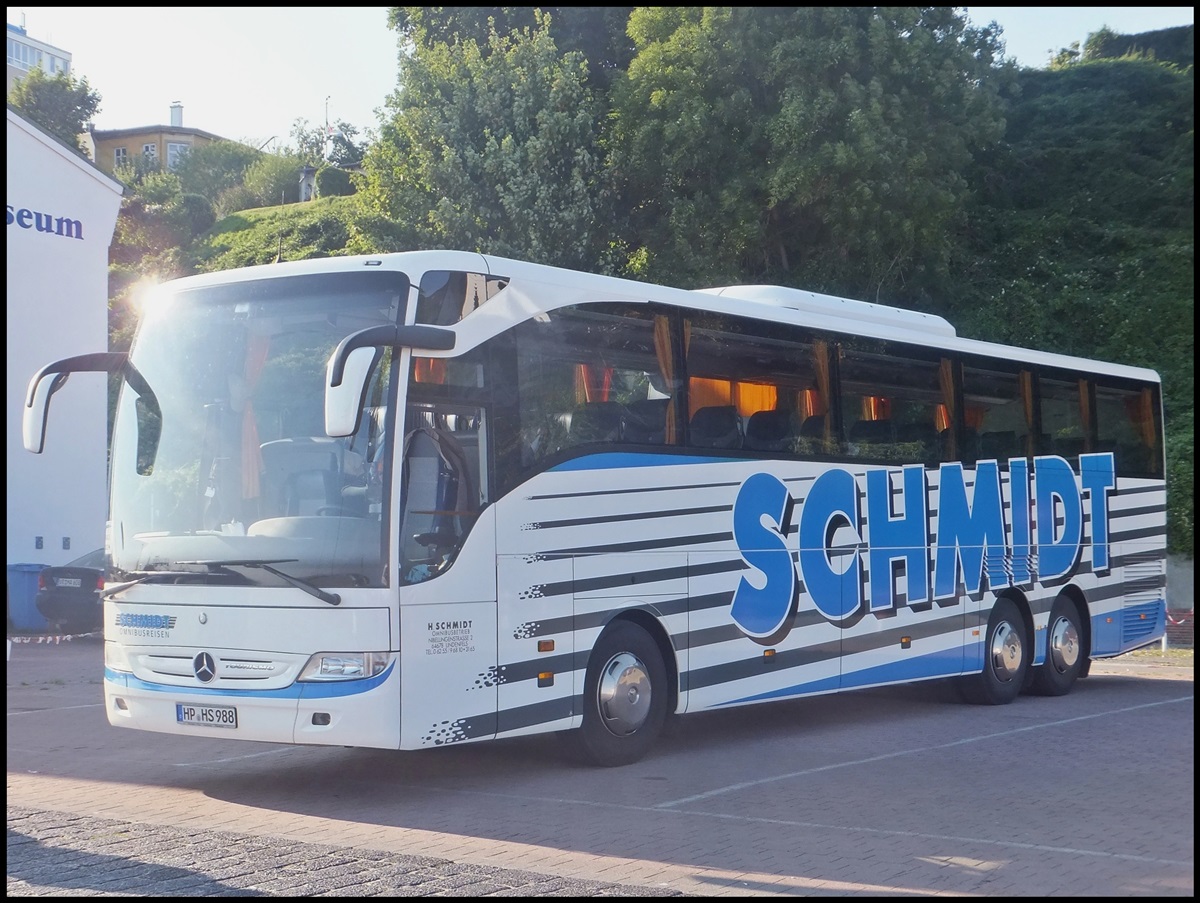 Mercedes Tourismo von Schmidt aus Deutschland im Stadthafen Sassnitz.