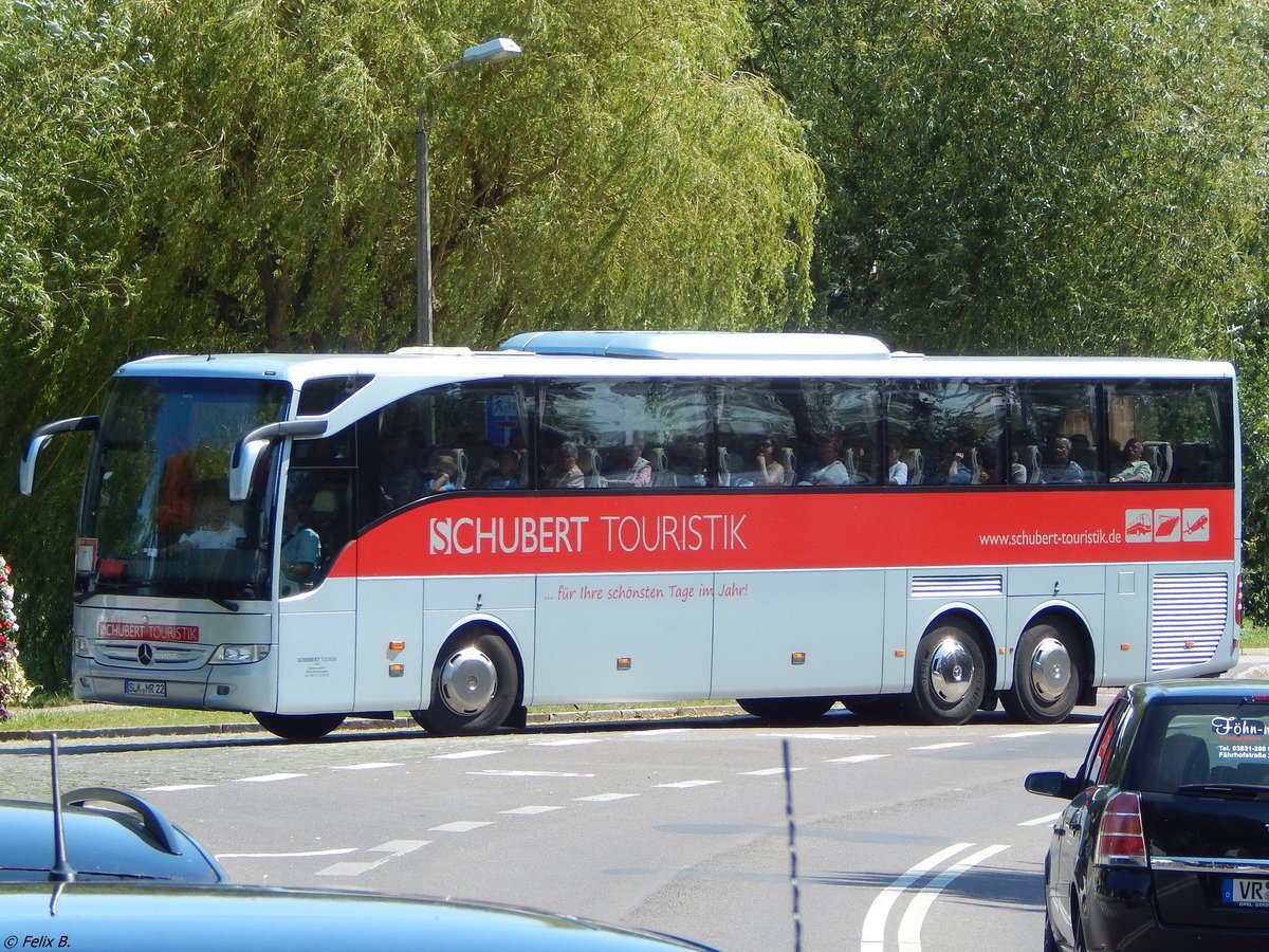 Mercedes Tourismo von Schubert Touristik aus Deutschland in Stralsund. 