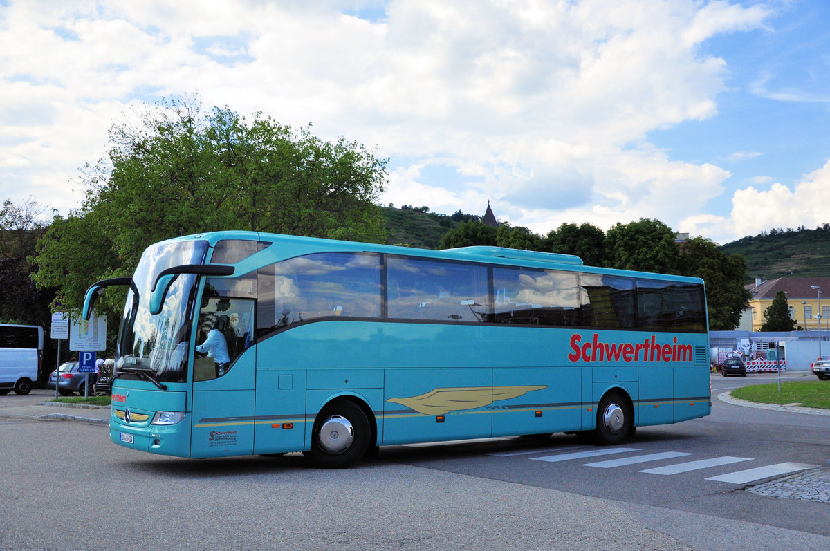 Mercedes Tourismo von der Schwertheim Touristik aus der BRD in Krems gesehen.