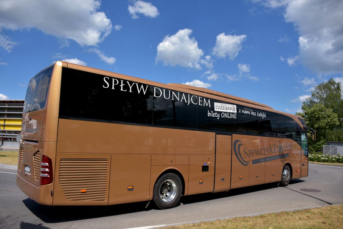 Mercedes Tourismo von Szewczyk Travel 06/2017 in Krems.