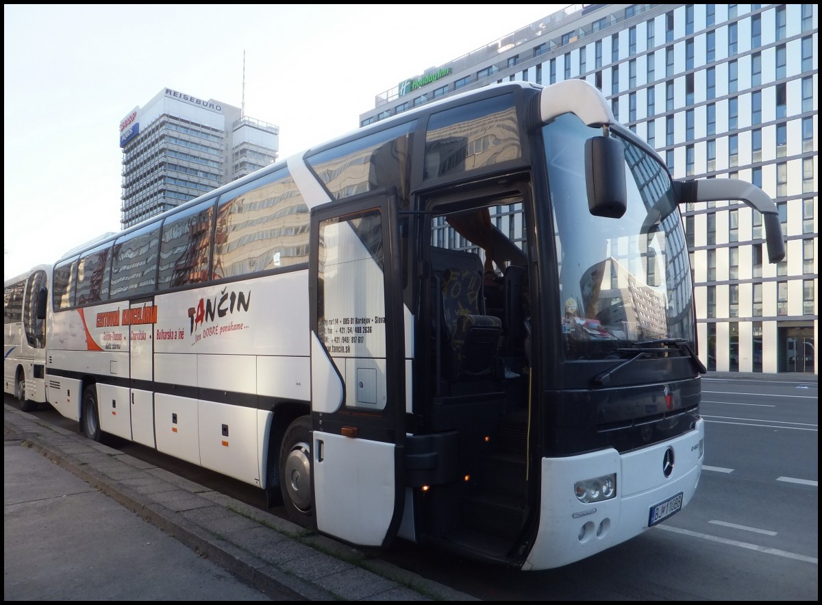 Mercedes Tourismo von Tančin aus der Slowakei in Berlin.