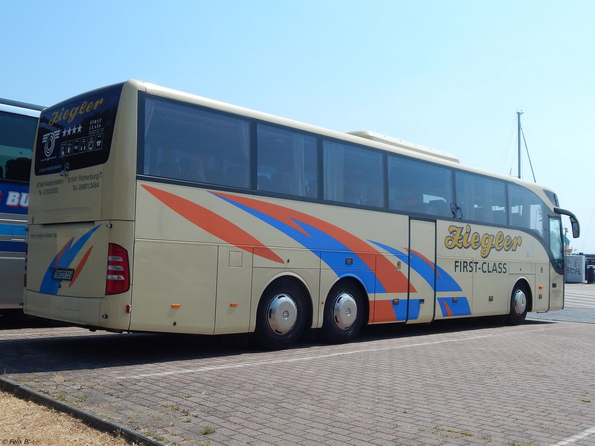 Mercedes Tourismo von Ziegler aus Deutschland im Stadthafen Sassnitz.  