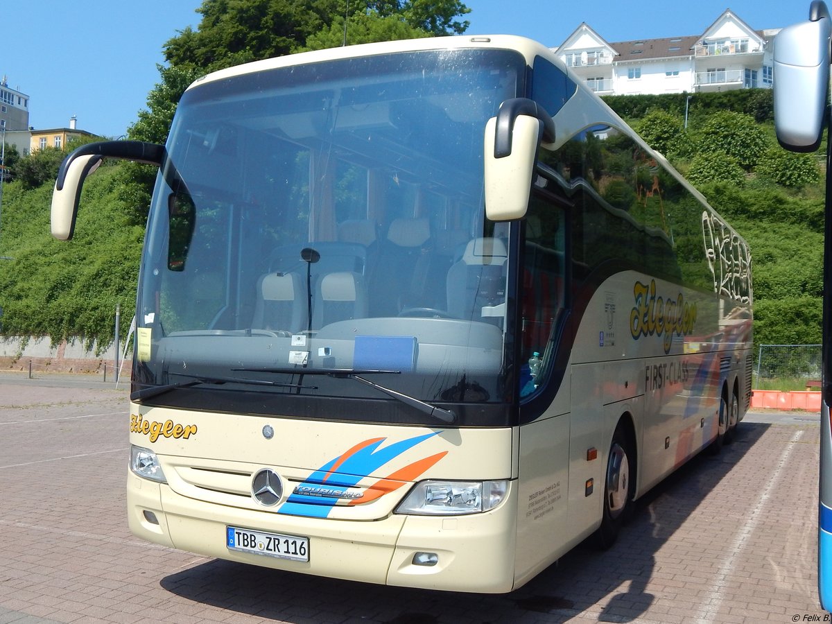 Mercedes Tourismo von Ziegler aus Deutschland im Stadthafen Sassnitz.  