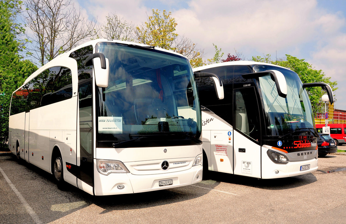 Mercedes Travego aus der Schweiz und ein Setra 516 HD von Schielein Reisen aus der BRD in Krems gesehen.