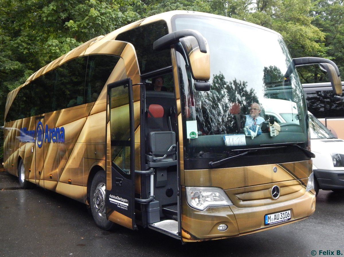 Mercedes Travego von Autobus Oberbayern aus Deutschland beim Schloss Linderhof.