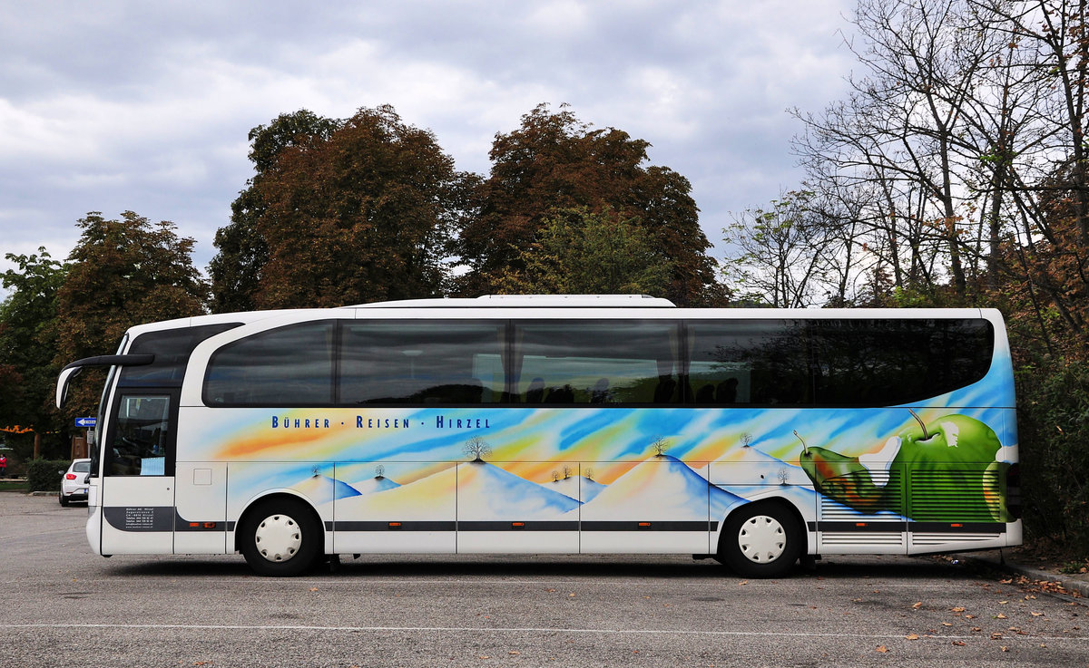 Mercedes Travego von Bhrer Reisen aus der CH in Krems gesehen.