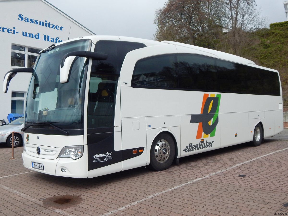 Mercedes Travego von Ettenhuber aus Deutschland im Stadthafen Sassnitz.
