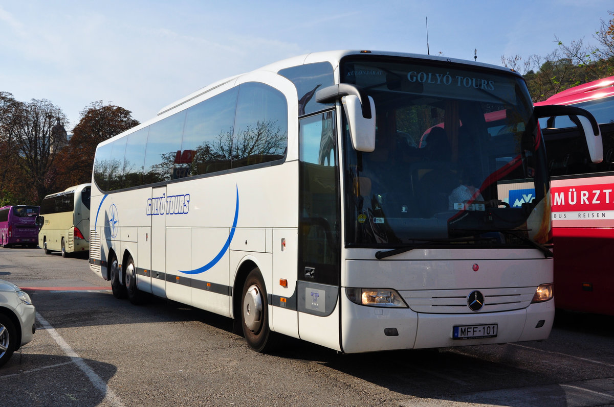 Mercedes Travego von Goly Tours aus Ungarn in Krems.