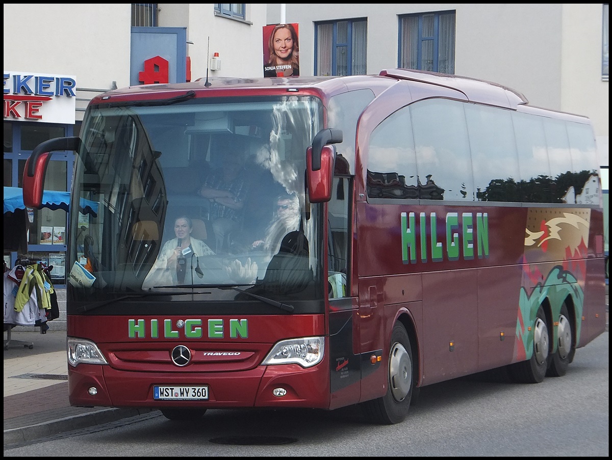 Mercedes Travego von Hilgen aus Deutschland im Stadthafen Sassnitz.