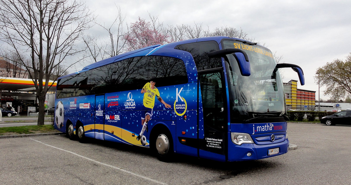 Mercedes Travego von J.Math Reisen aus sterreich in Krems gesehen.