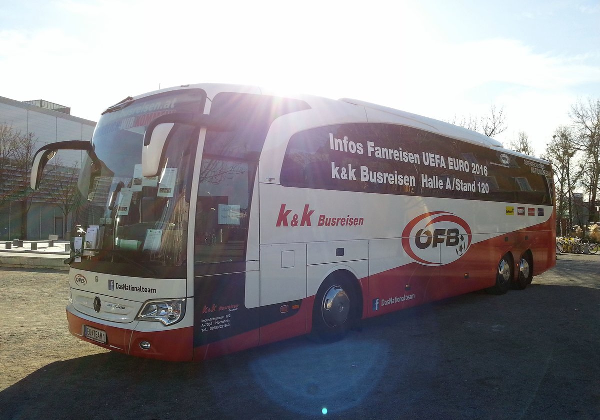 Mercedes Travego von k & k Busreisen,Mannschaftsbus des sterr. Fuball-Nationalteams in Wien gesehen.