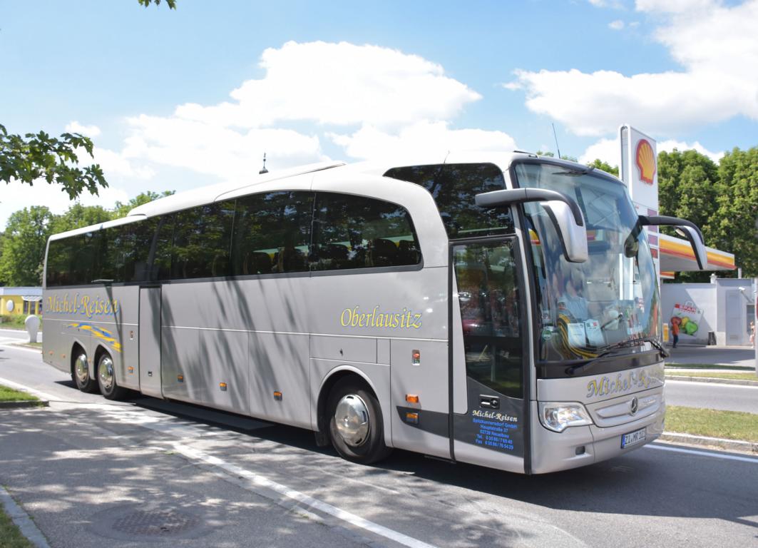 Mercedes Travego von Michel Reisen aus der BRD in Krems.