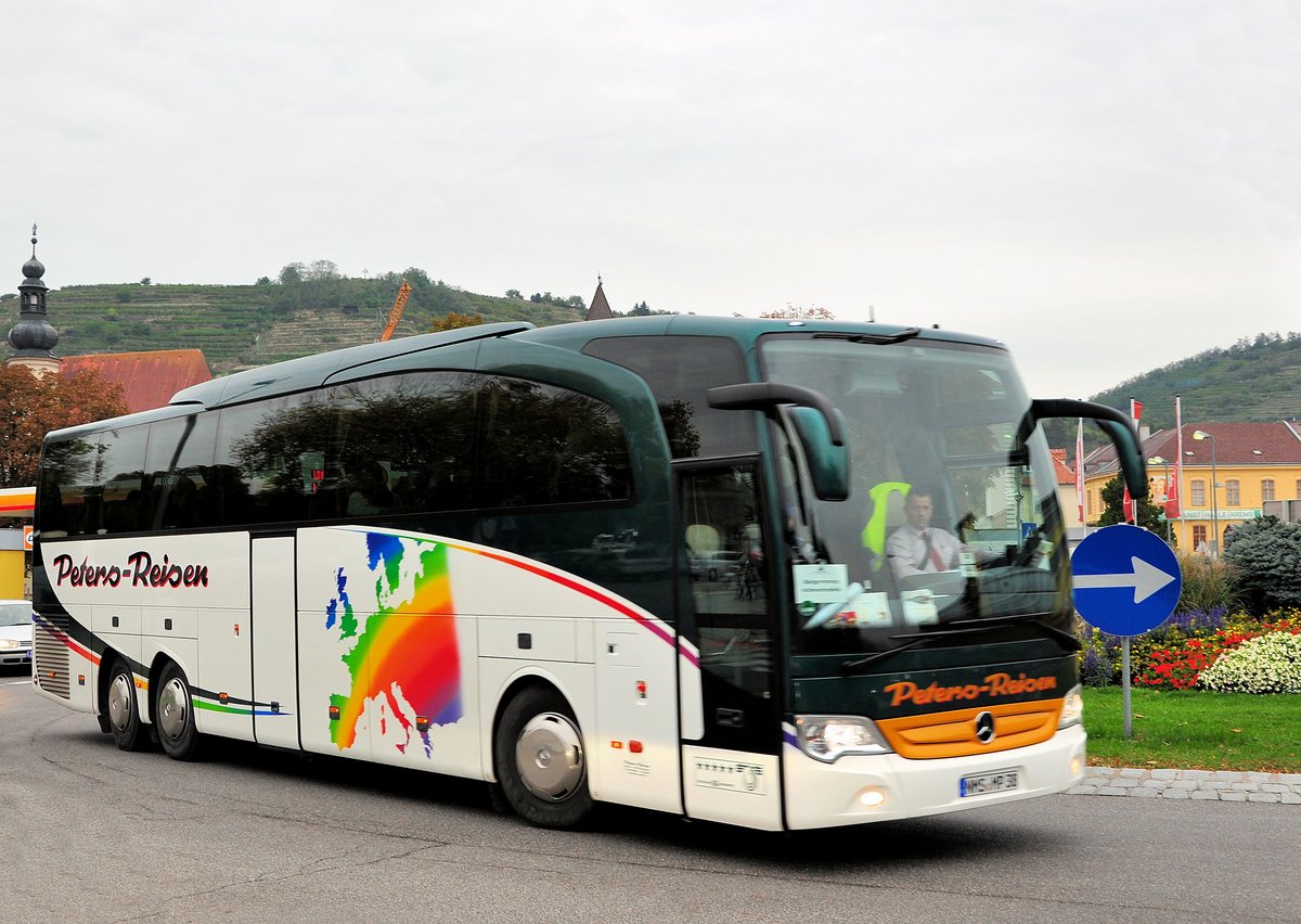 Mercedes Travego von Peters Reisen aus der BRD in Krems gesehen.