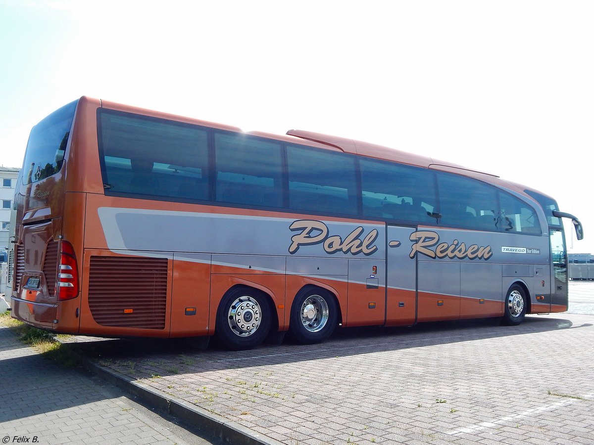 Mercedes Travego von Pohl-Reisen aus Deutschland im Stadthafen Sassnitz.