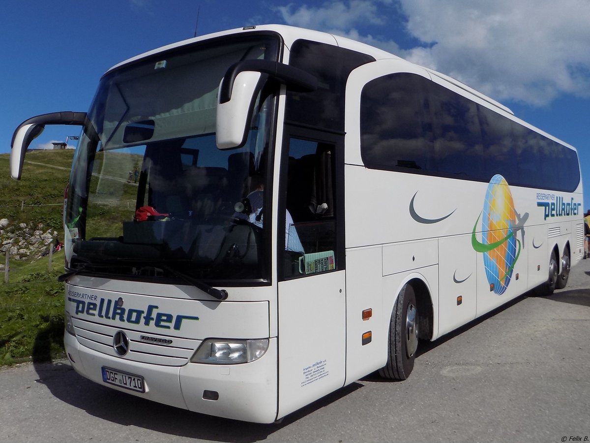 Mercedes Travego von Reisepartner Pellkofer aus Deutschland auf der Speckalm.