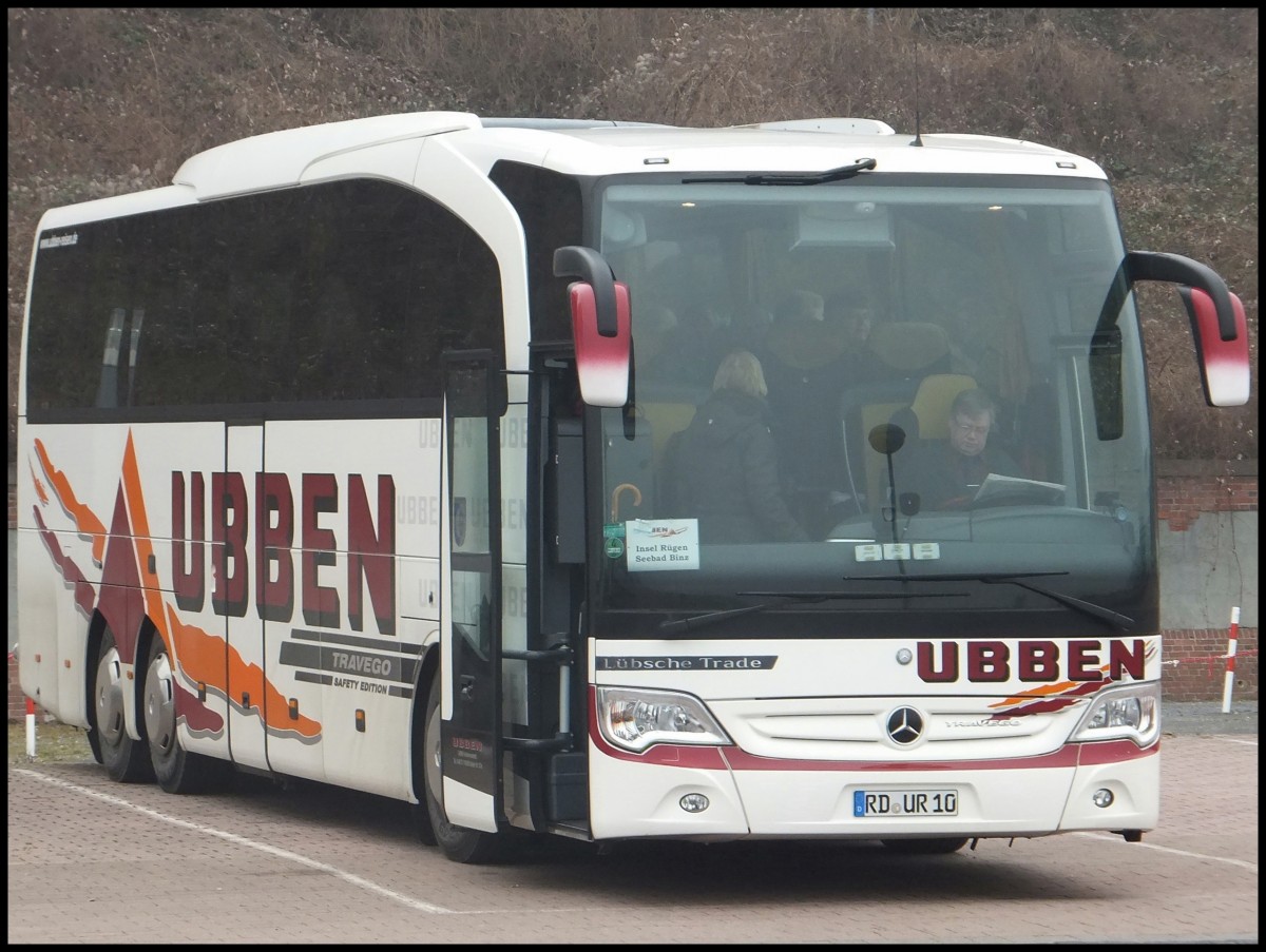 Mercedes Travego von Ubben aus Deutschland im Stadthafen Sassnitz.