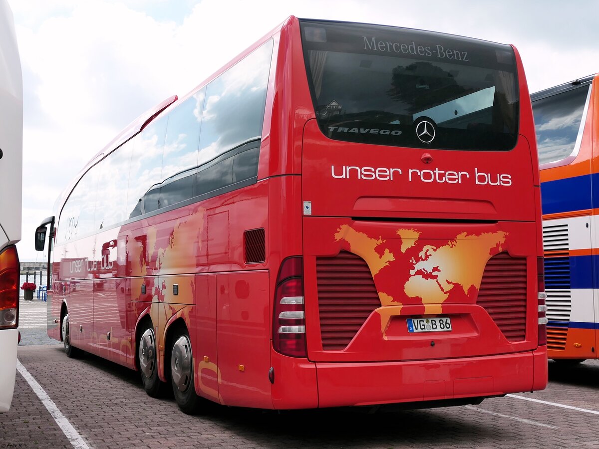 Mercedes Travego von URB aus Deutschland im Stadthafen Sassnitz.