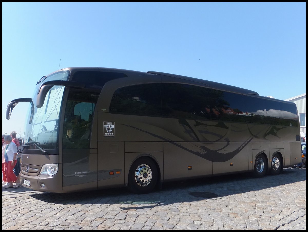 Mercedes Travego Vorführwagen von Bohr aus Deutschland im Stadthafen Sassnitz.