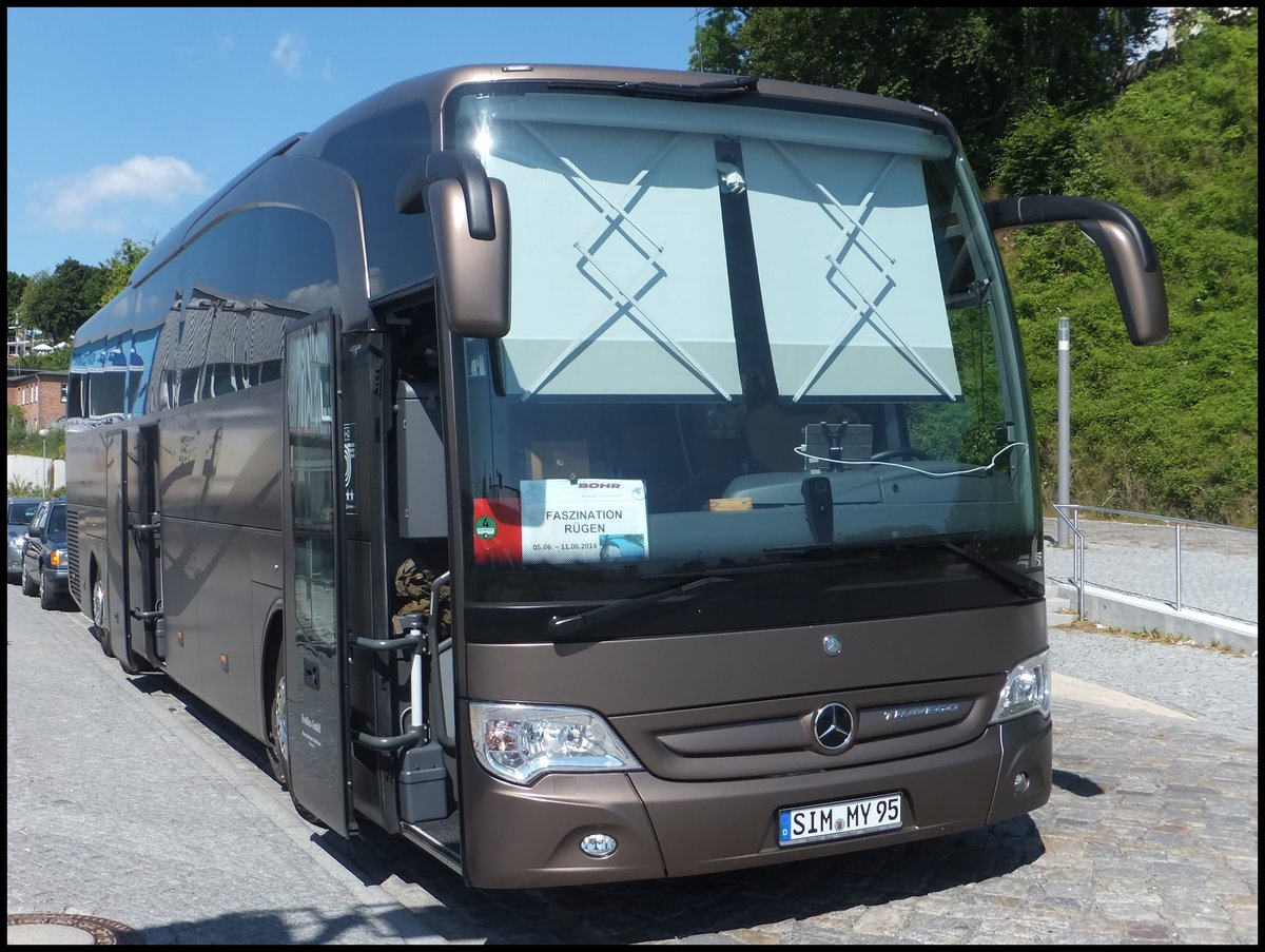 Mercedes Travego Vorführwagen von Bohr aus Deutschland im Stadthafen Sassnitz.