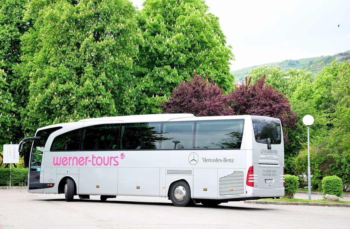 Mercedes Travego von Werner Tours aus der BRD in Krems gesehen.