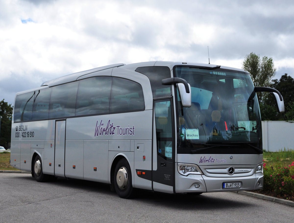 Mercedes Travego von Wrlitz Tourist aus der BRD in Krems.