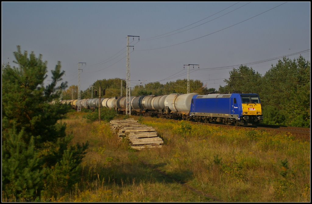 Mit einem Kesselwagen-Zug fuhr RBB 146 519-4 Zug am 17.09.2014 durch die Berliner Wuhlheide (NVR-Nummer 91 80 6146 519-4 D-ME).