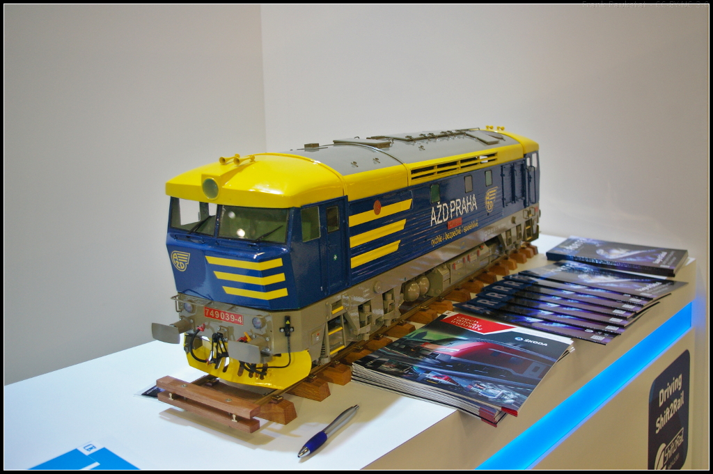 Modell der AZD 2749 039, die am Stand auf der InnoTrans 2016 in Berlin ausgestellt war.