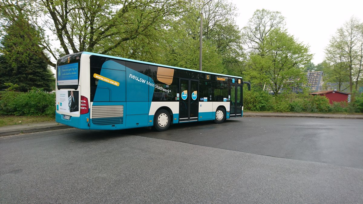 ....NB SW 528 in Monkeshof in Fahrtrichtung Busbahnhof wo er dann als Linie 6 weiter fhrt im Wechsel  weil auf diesen beiden Linien am Wochenende die fahrgastzahlen nicht so hoch sind 