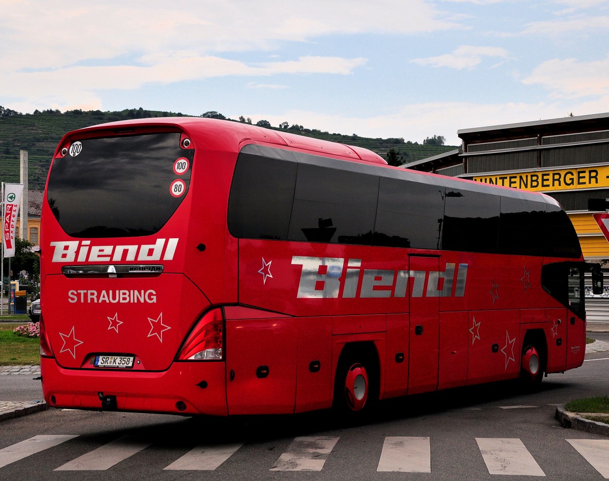 Neoplan Cityliner von Biendl Reisen aus der BRD am 27.JUli 2014 in Krems gesehen.