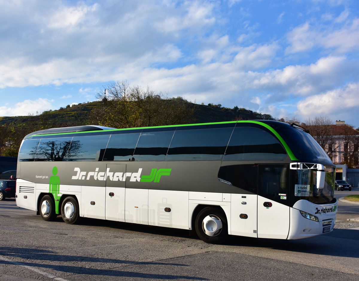 Neoplan Cityliner von Dr. Richard Reisen aus Wien in Krems.