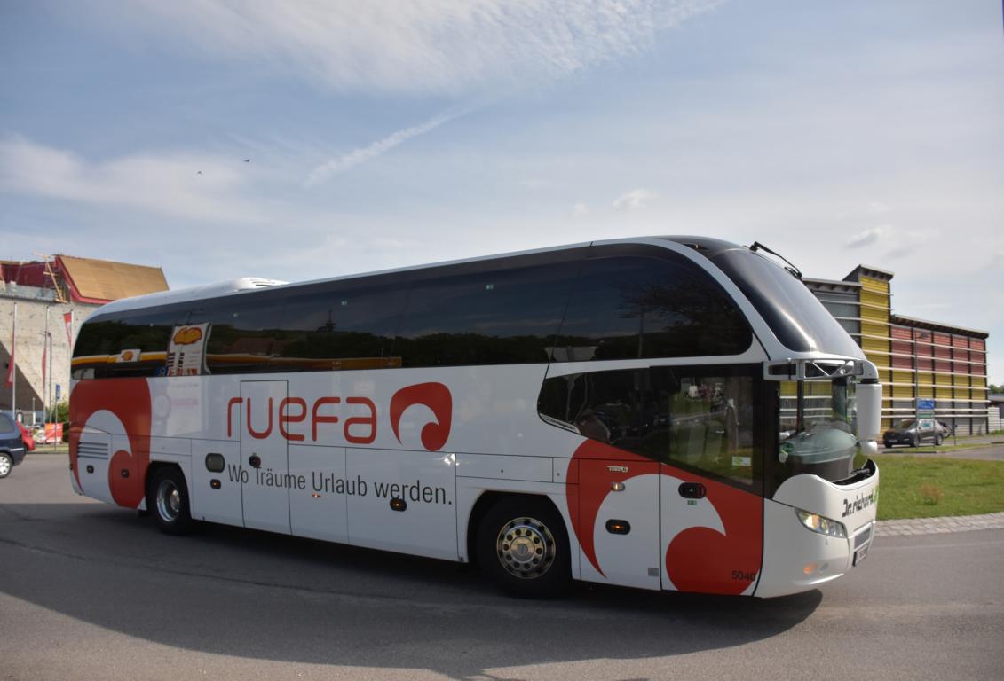 Neoplan Cityliner von Dr. Richard Reisen aus Wien CZ 2018 in Krems.