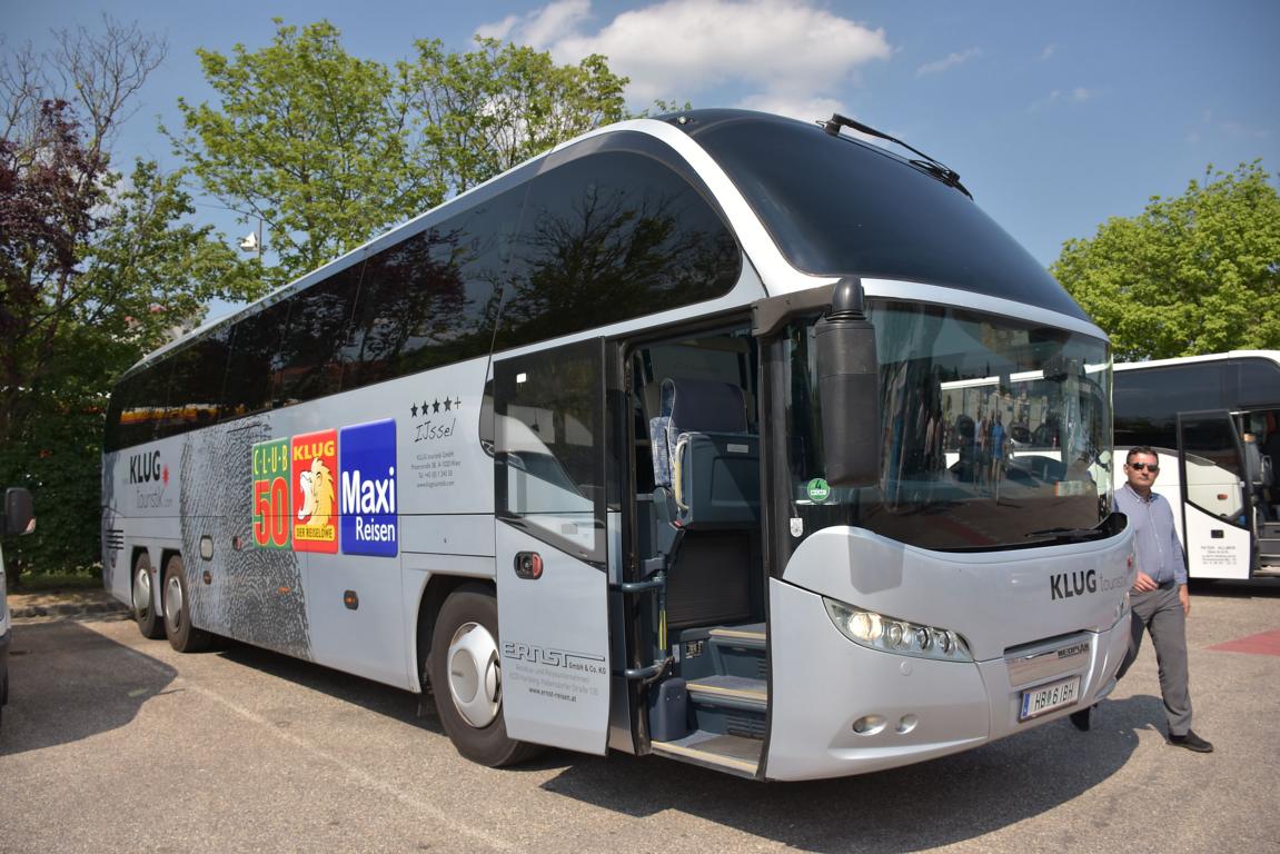 Neoplan Cityliner von ERNST Reisen-Klug Touristik aus sterreich im Mai 2018 in Krems.