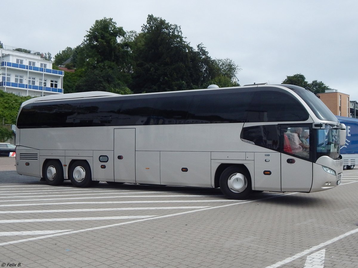 Neoplan Cityliner von Fahrschule & Busbetrieb Krauß aus Deutschland im Stadthafen Sassnitz.