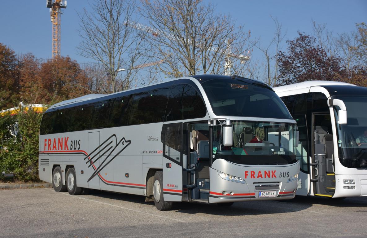 Neoplan Cityliner von FRANK Reisen aus Niedersterreich Okt. 2017 in Krems.