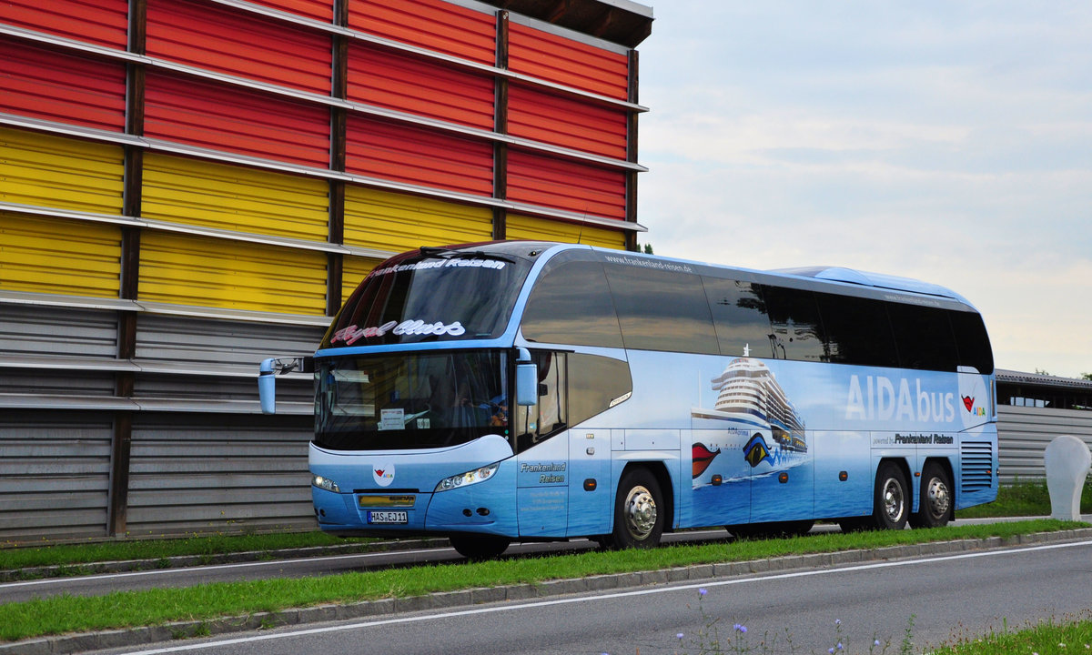 Neoplan Cityliner von Frankenland Reisen in Krems gesehen.