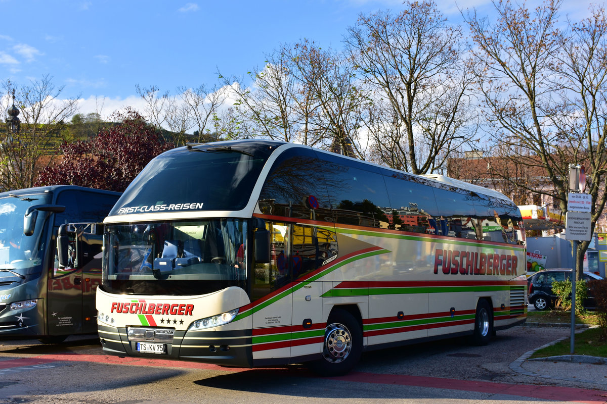 Neoplan Cityliner von Fuschlberger Reisen aus der BRD in Krems.