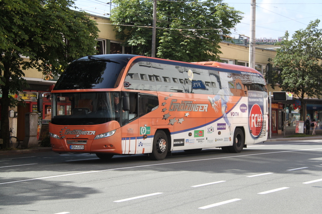 Neoplan Cityliner vom Fu�ball-Verein 1.FC Heidenheim 1846 am 23.07.2016 in Salzburg