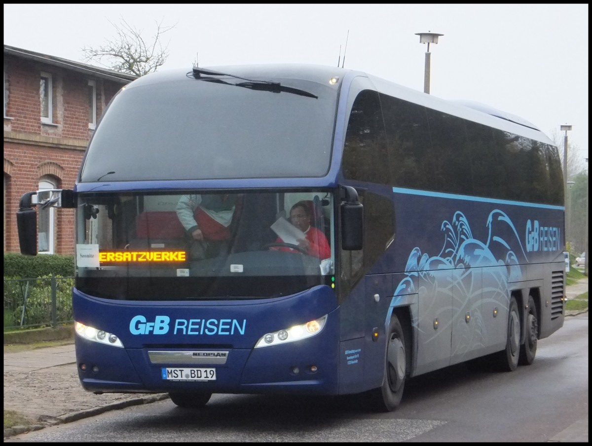 Neoplan Cityliner von GFB-Reisen aus Deutschland in Sassnitz.