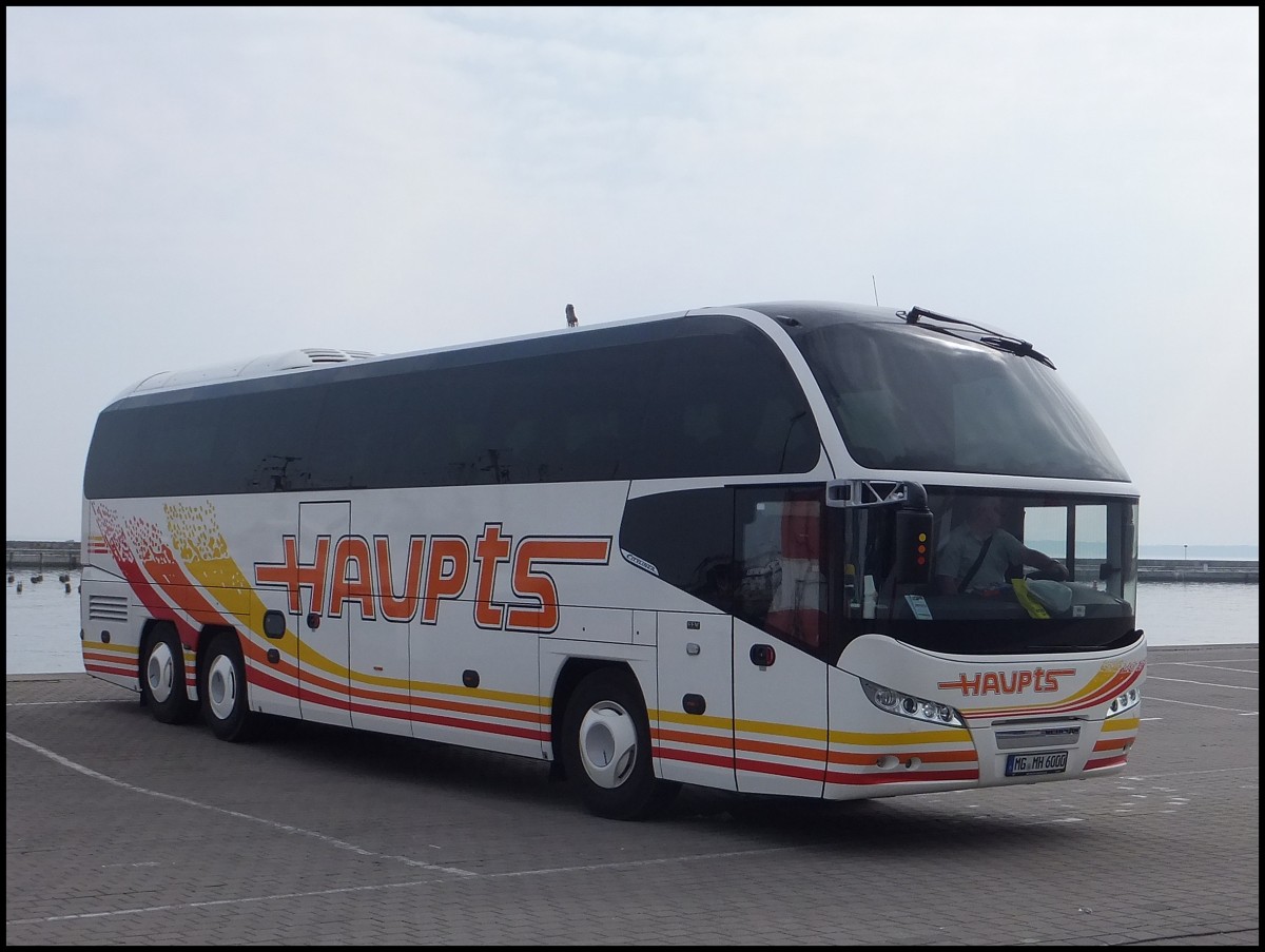 Neoplan Cityliner von Haupts aus Deutschland im Stadthafen Sassnitz.