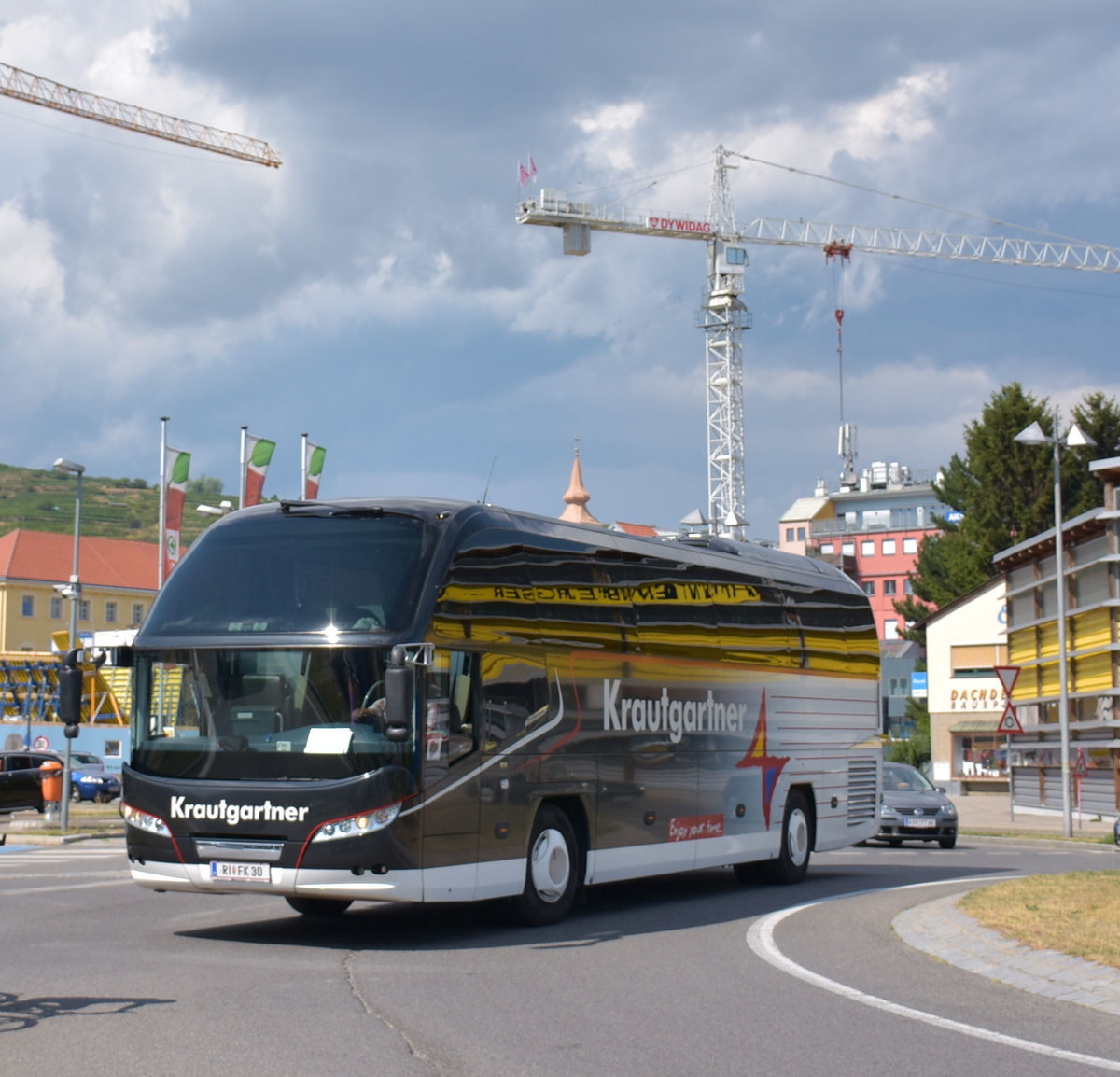 Neoplan Cityliner von Krautgartner Reisen aus sterreich 2017 in Krems.